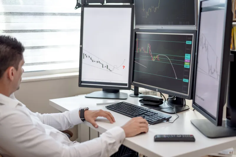 Your Project Dashboard Is Lying to You: Measuring What Actually Matters